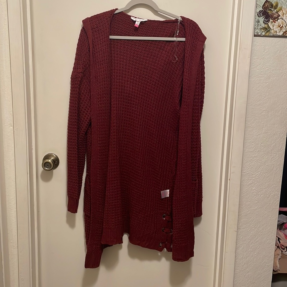 Burgundy knitted sweater